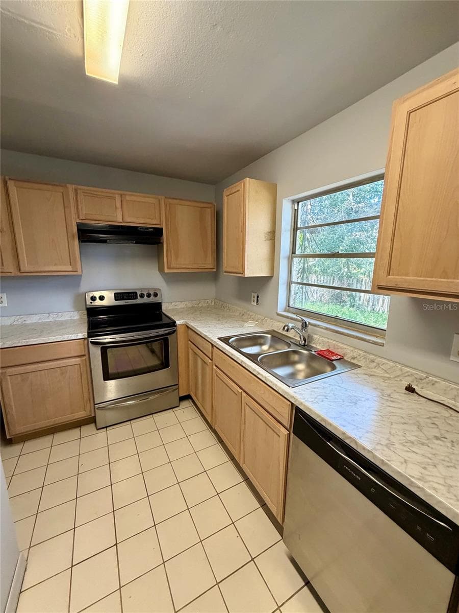 1306 DUKES DRIVE — photo 4 of 18