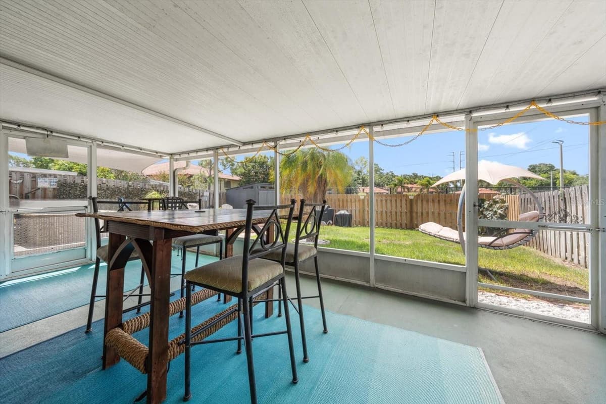 2511 ESTANCIA BOULEVARD — photo 30 of 41