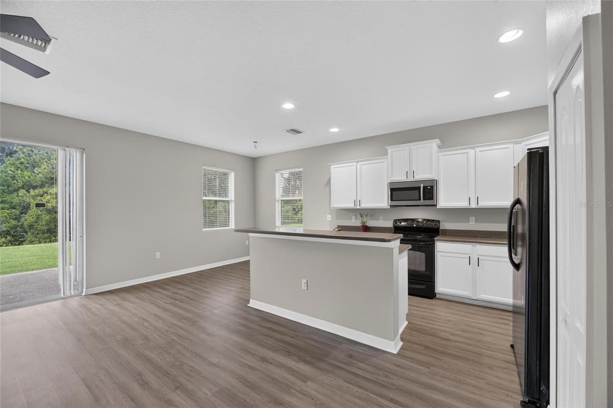 2637 WALDEN WOODS DRIVE — photo 10 of 43