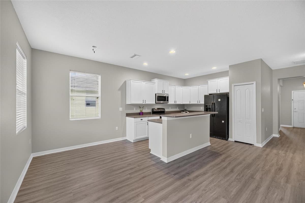 2637 WALDEN WOODS DRIVE — photo 11 of 43