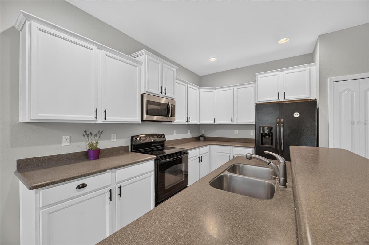 2637 WALDEN WOODS DRIVE — photo 4 of 43