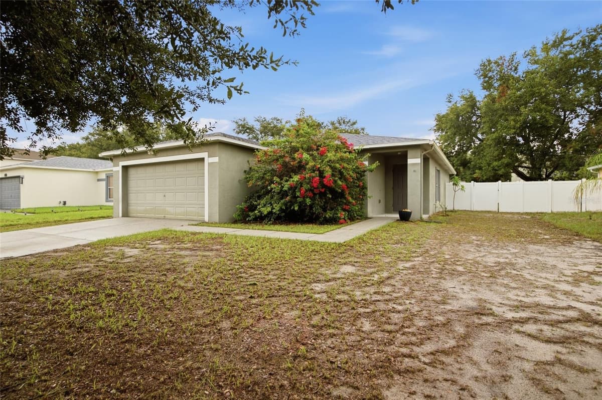 13708 TRAMORE DRIVE — photo 3 of 33