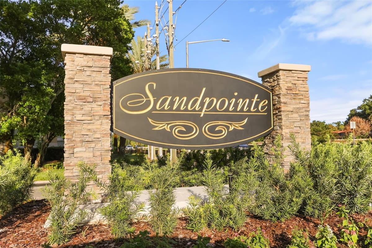 8209 SANDPOINT BOULEVARD — photo 2 of 36