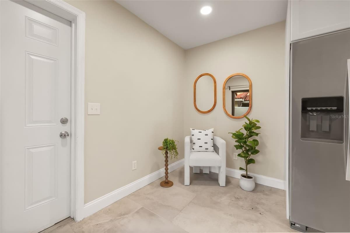 8209 SANDPOINT BOULEVARD — photo 12 of 36