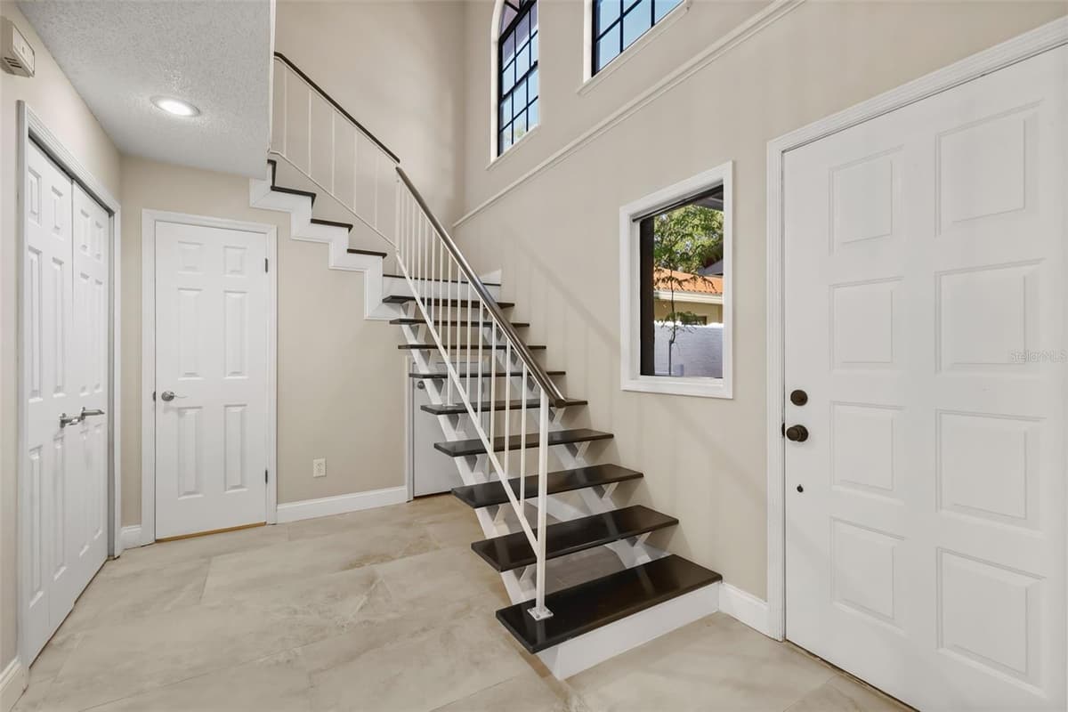 8209 SANDPOINT BOULEVARD — photo 15 of 36