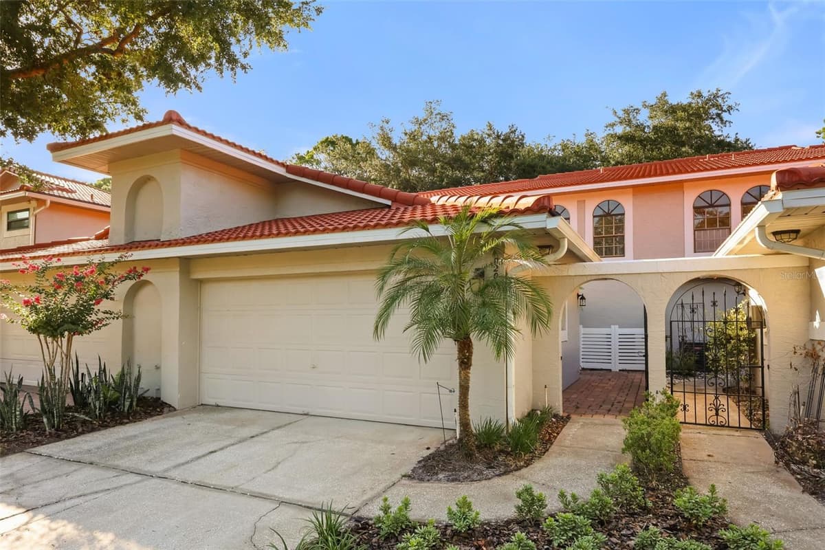 8209 SANDPOINT BOULEVARD — photo 1 of 36