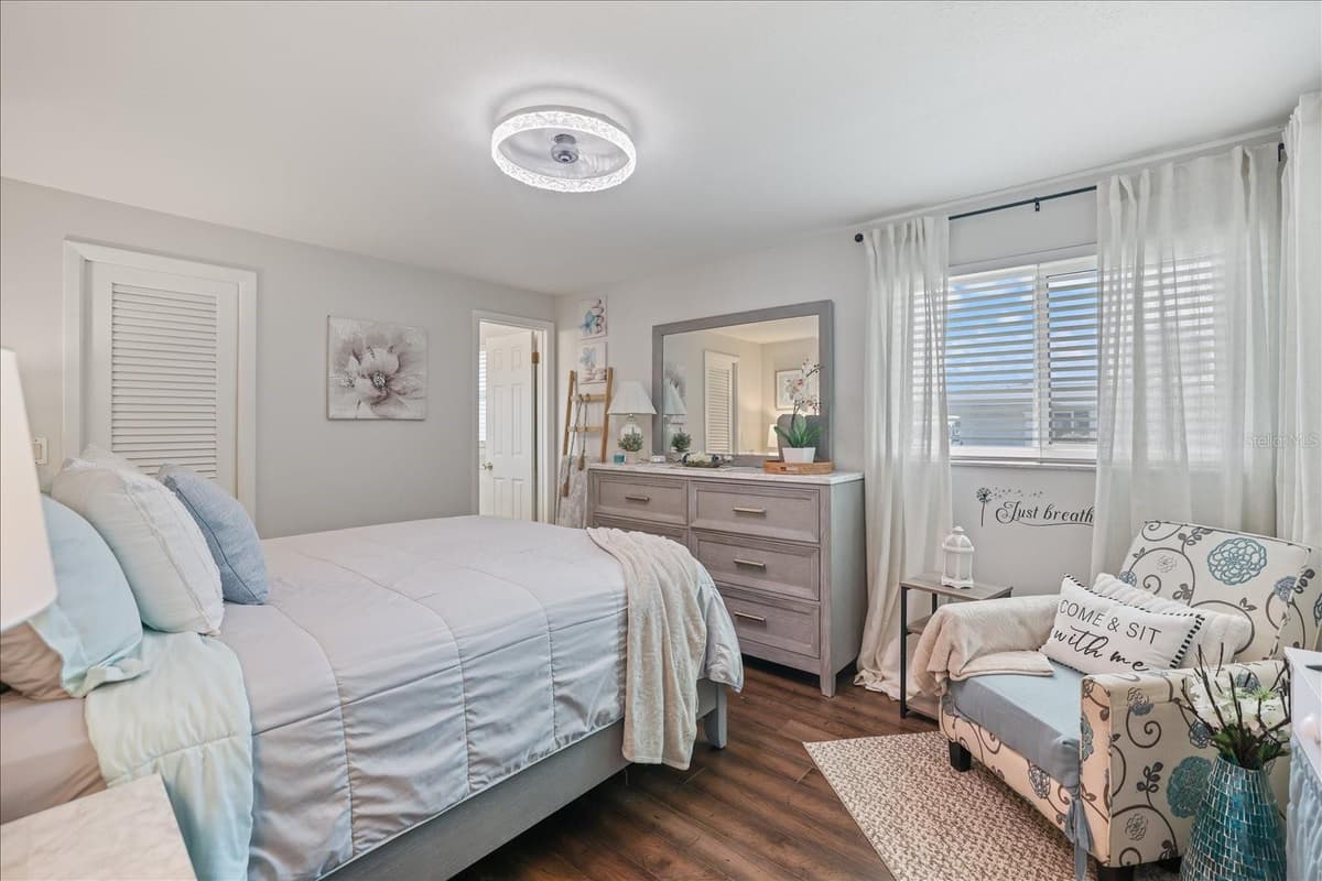 1330 CAMBRIDGE DRIVE — photo 19 of 36
