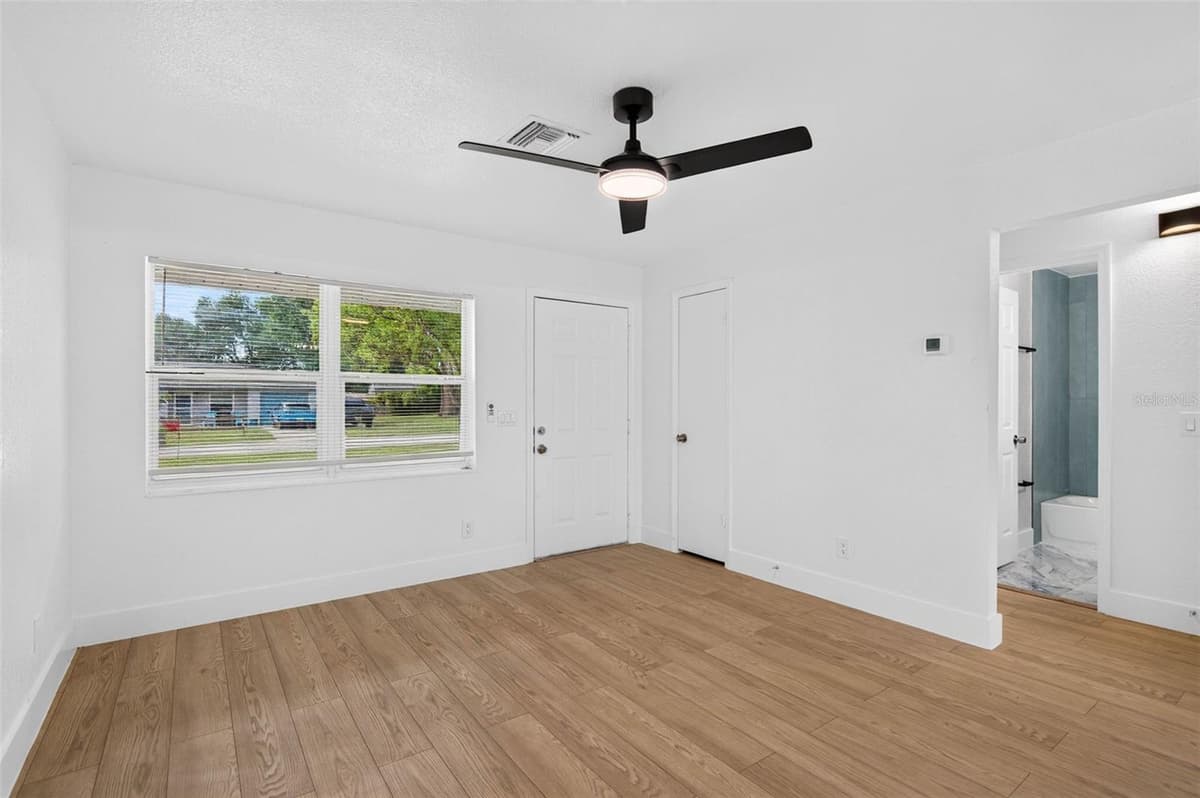 4040 TONYA COURT — photo 7 of 44