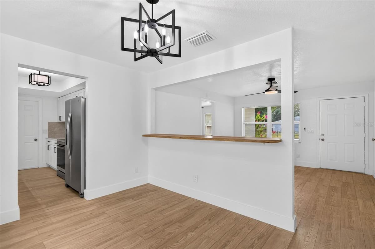 4040 TONYA COURT — photo 11 of 44