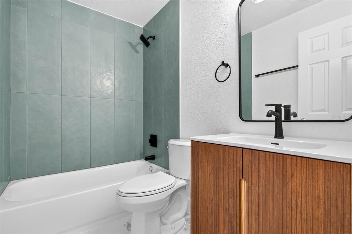 4040 TONYA COURT — photo 19 of 44