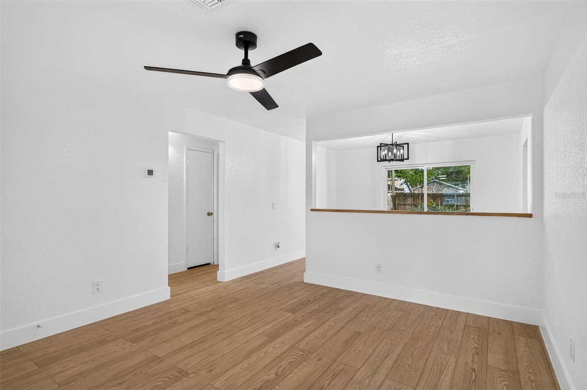 4040 TONYA COURT — photo 6 of 44