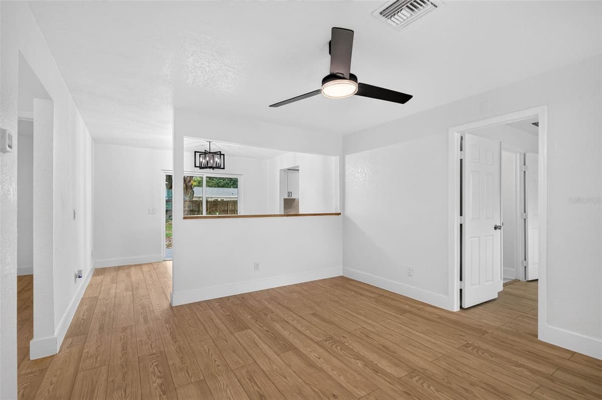4040 TONYA COURT — photo 5 of 44