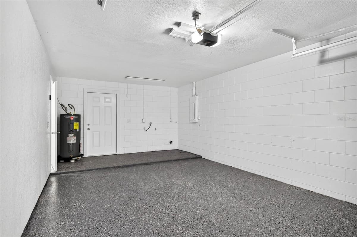 4040 TONYA COURT — photo 27 of 44