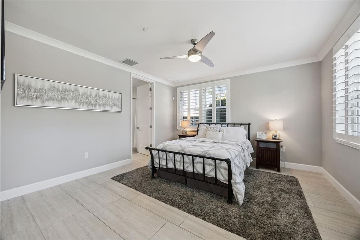 484 PLANT STREET — photo 19 of 54