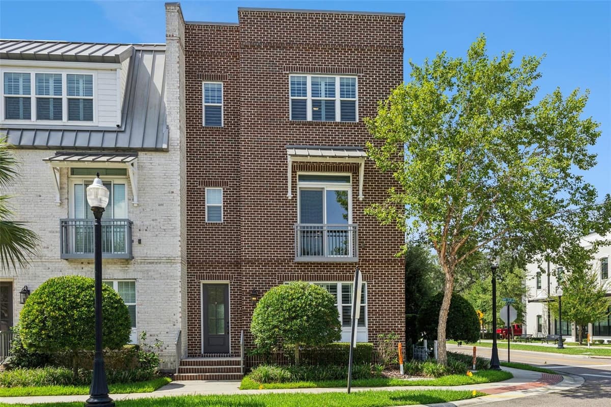 484 PLANT STREET — photo 1 of 54
