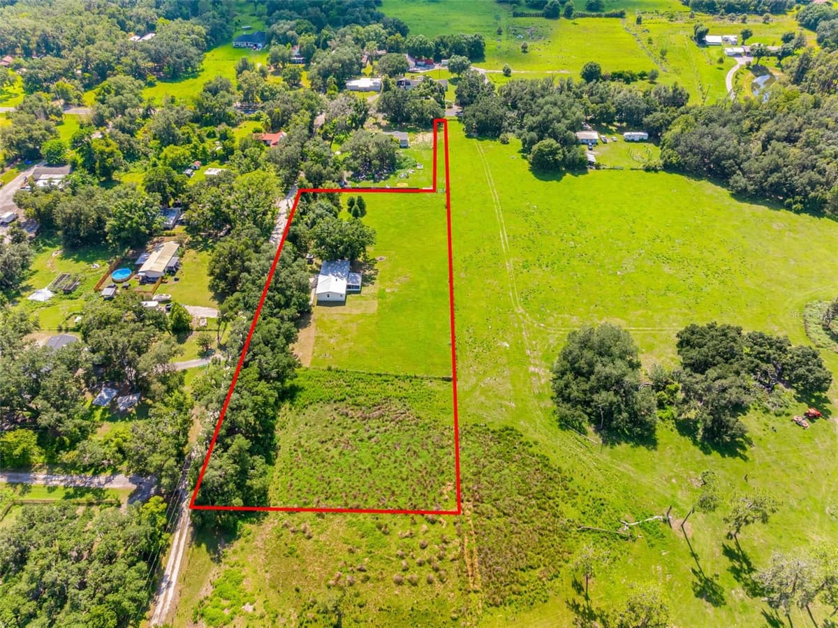 2806 LAWRENCE ROAD — photo 1 of 44