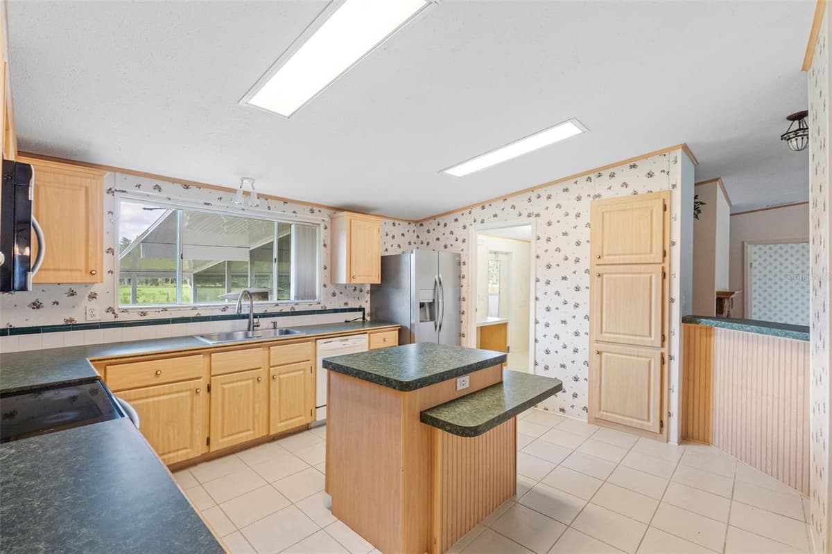 2806 LAWRENCE ROAD — photo 19 of 44
