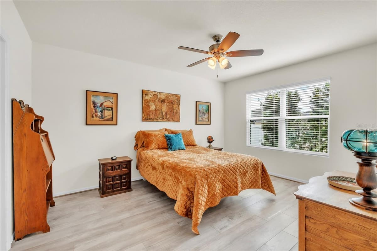 9527 SUNSTONE BOULEVARD — photo 4 of 30