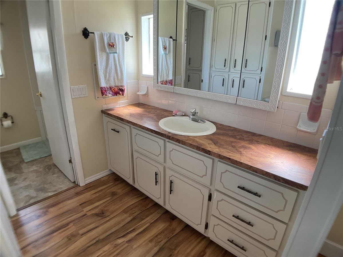 2100 KINGS HIGHWAY TRAIL — photo 17 of 79