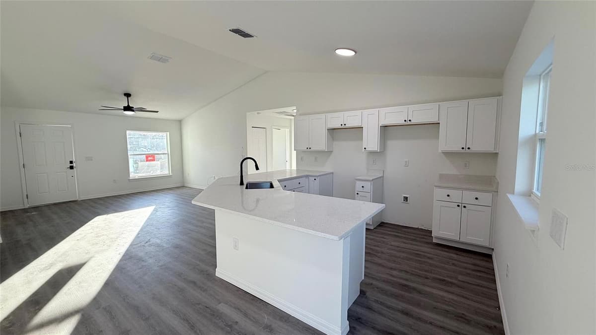 2990 TIMBERLAKE — photo 2 of 20