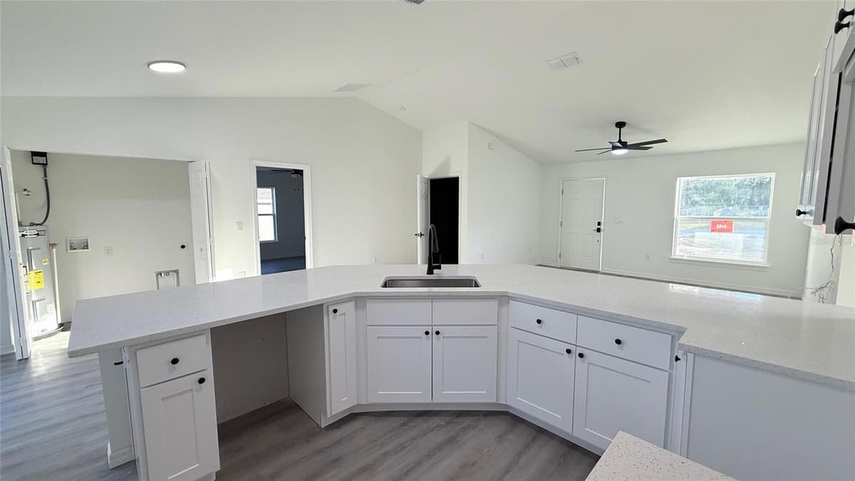 2990 TIMBERLAKE — photo 6 of 20