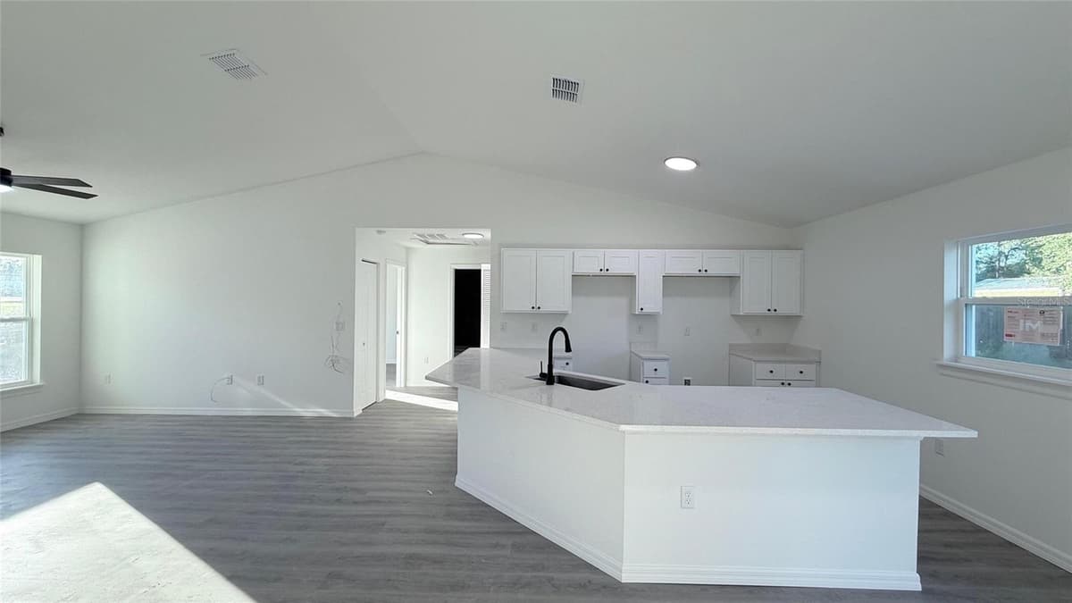 2990 TIMBERLAKE — photo 3 of 20