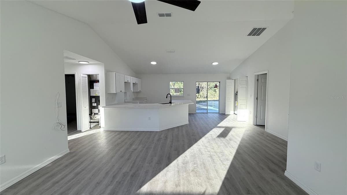 2990 TIMBERLAKE — photo 9 of 20