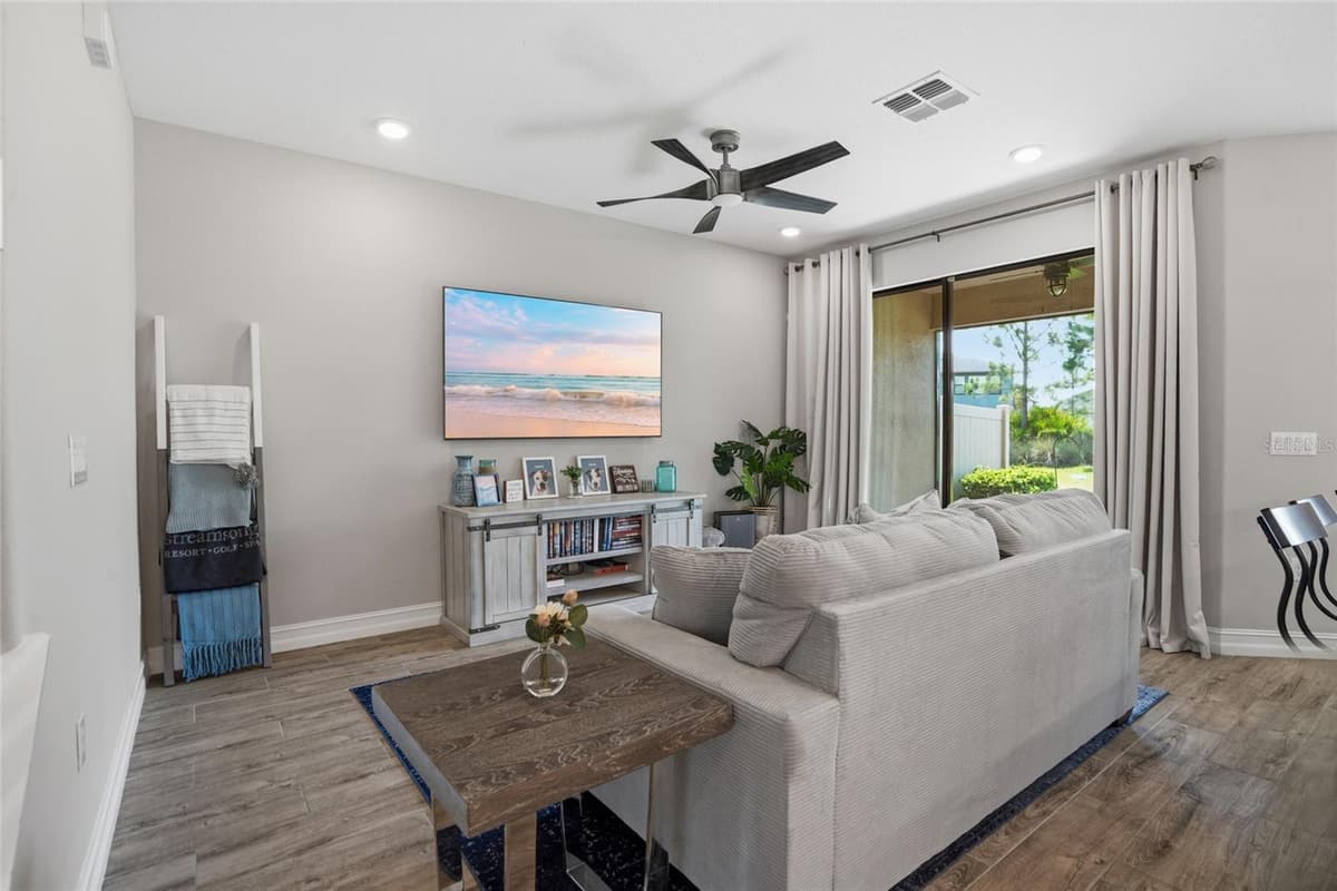 4540 ALMADA LANE — photo 7 of 44