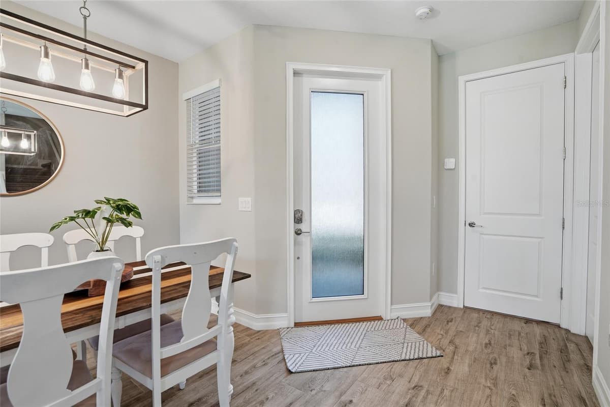 4540 ALMADA LANE — photo 4 of 44