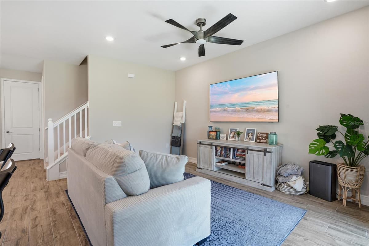 4540 ALMADA LANE — photo 8 of 44