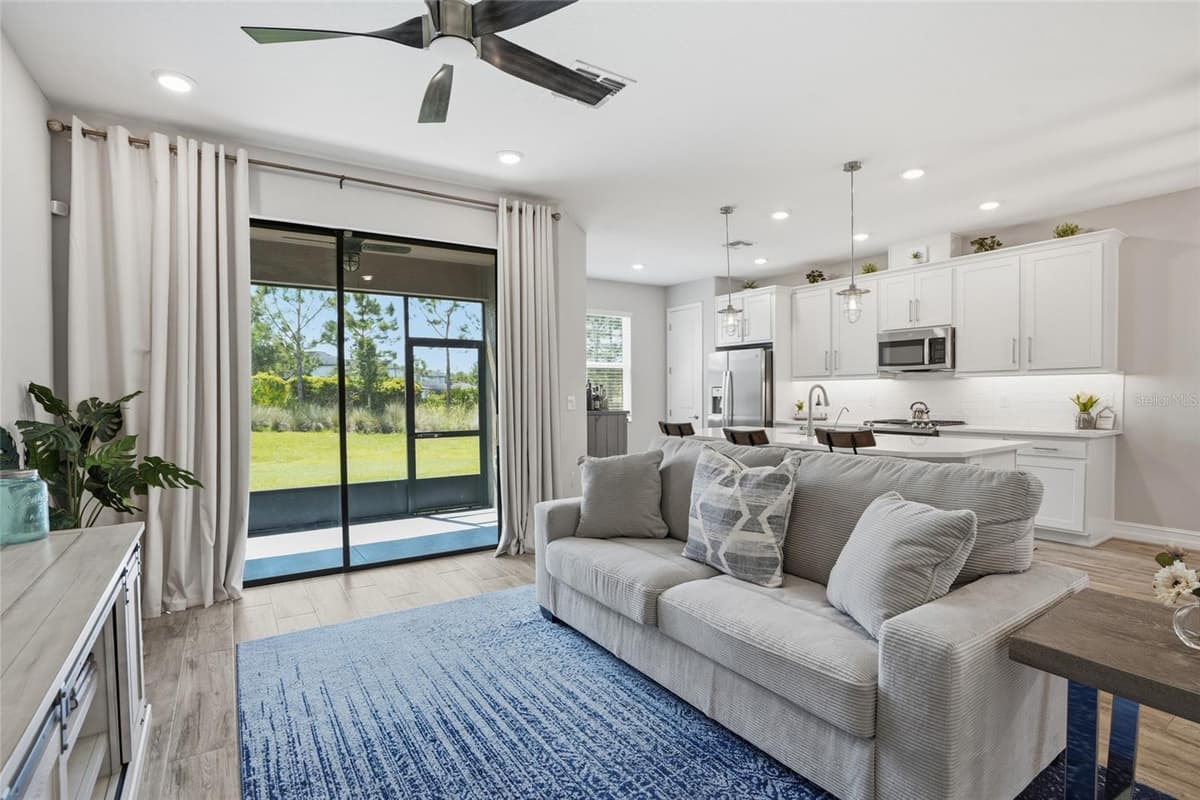 4540 ALMADA LANE — photo 9 of 44