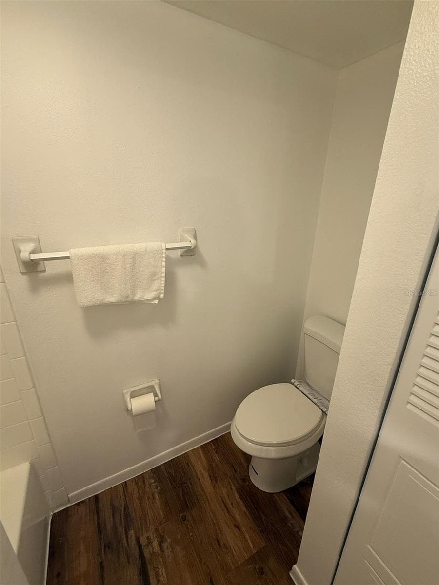 1406 PARK SHORE CIRCLE — photo 19 of 25
