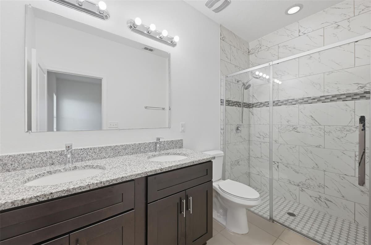 304 BEGONIA COURT — photo 28 of 32