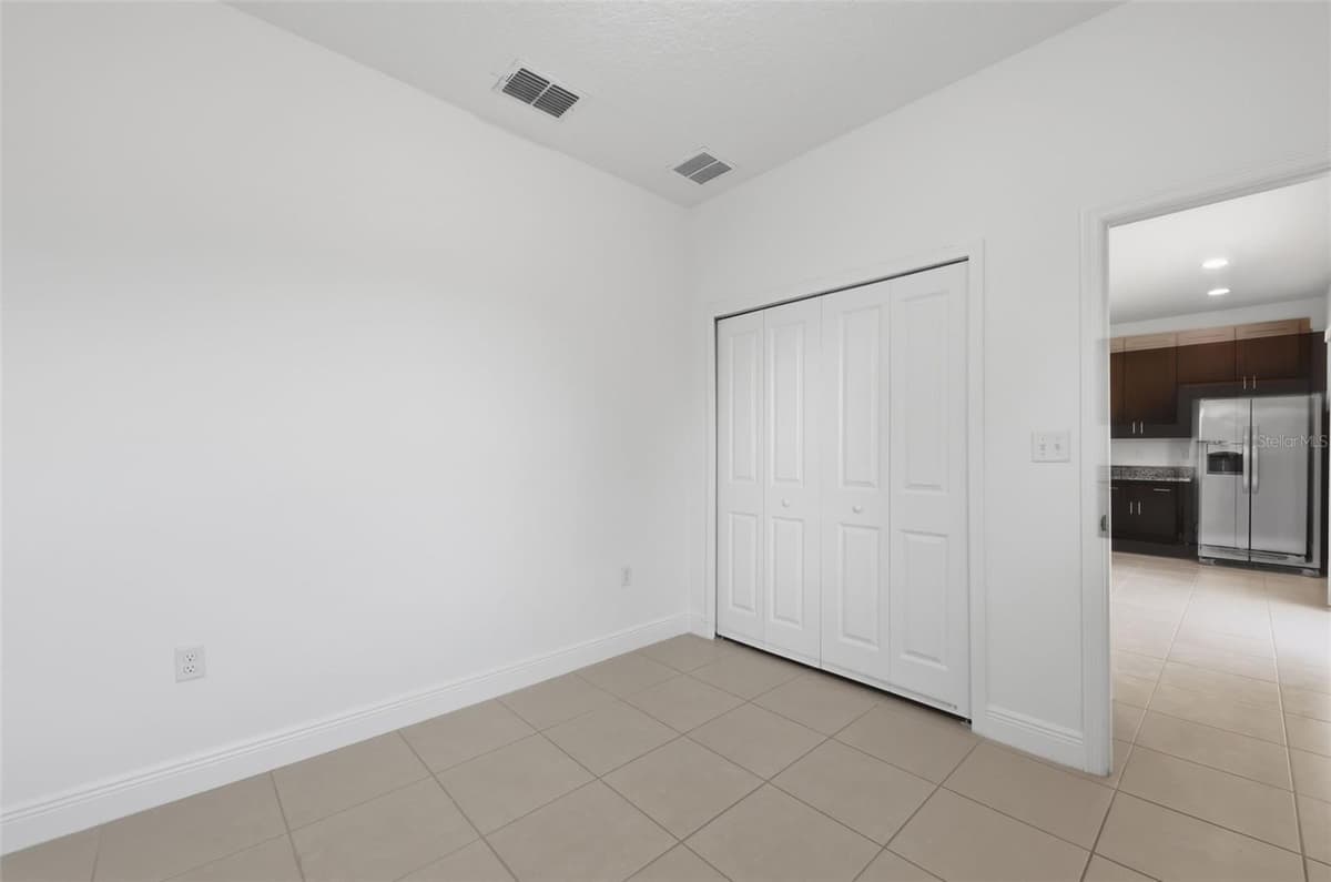 304 BEGONIA COURT — photo 23 of 32