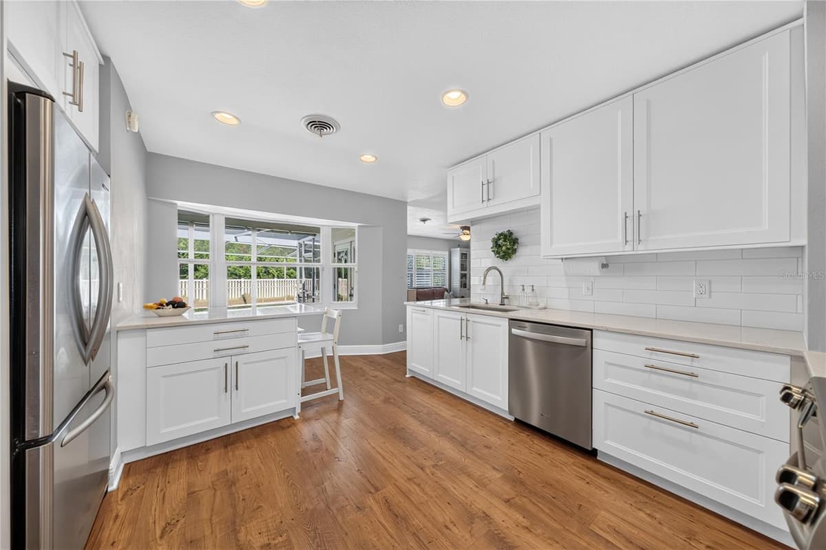 433 GILBERT ROAD — photo 8 of 36
