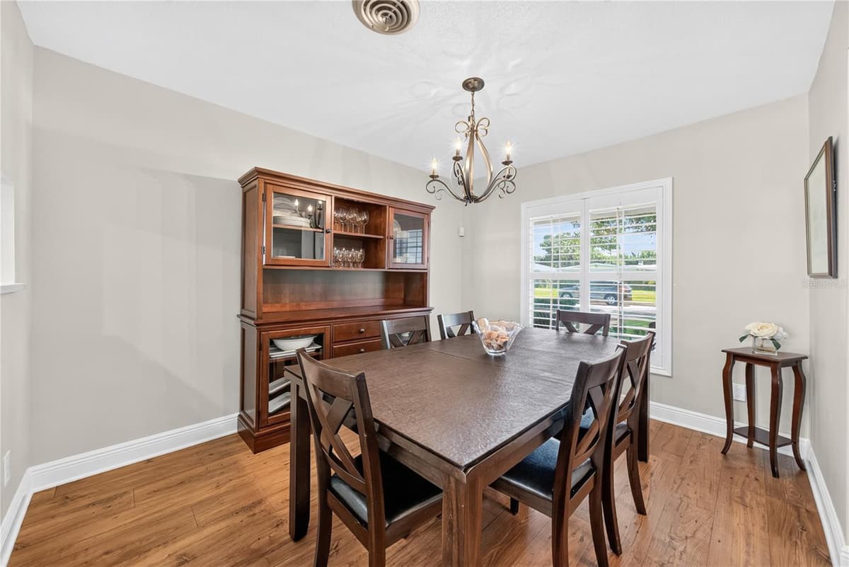 433 GILBERT ROAD — photo 7 of 36