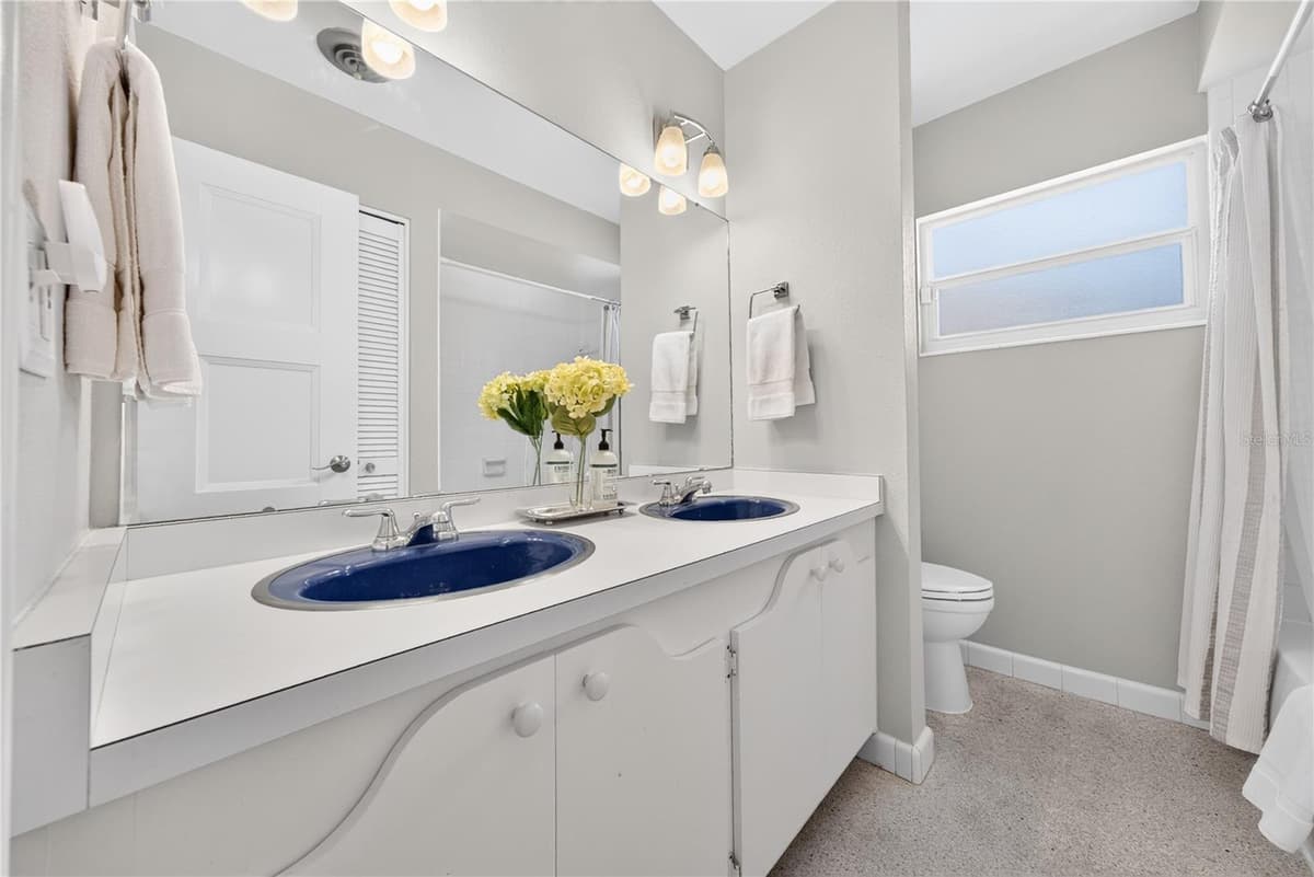 433 GILBERT ROAD — photo 18 of 36