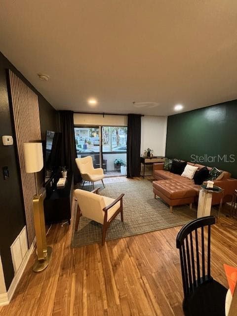 406 CEDAR AVENUE — photo 4 of 13