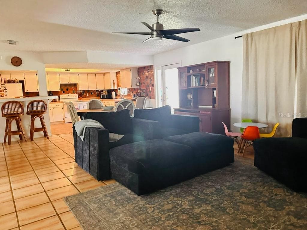 1831 KIM ACRES LANE — photo 3 of 15