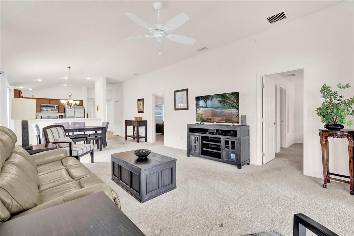2850 CHARLEVOIX STREET — photo 16 of 26