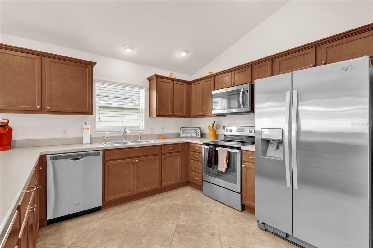2850 CHARLEVOIX STREET — photo 2 of 26
