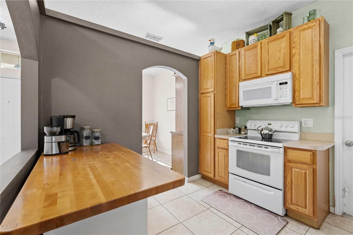2420 75TH BOULEVARD — photo 7 of 46