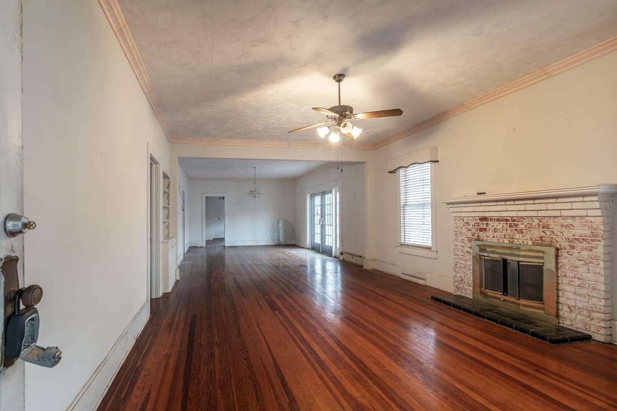 1116 LINE STREET — photo 4 of 31