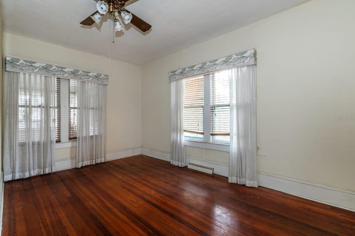 1116 LINE STREET — photo 10 of 31