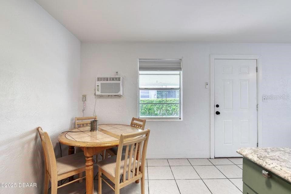 815 8TH STREET — photo 11 of 47