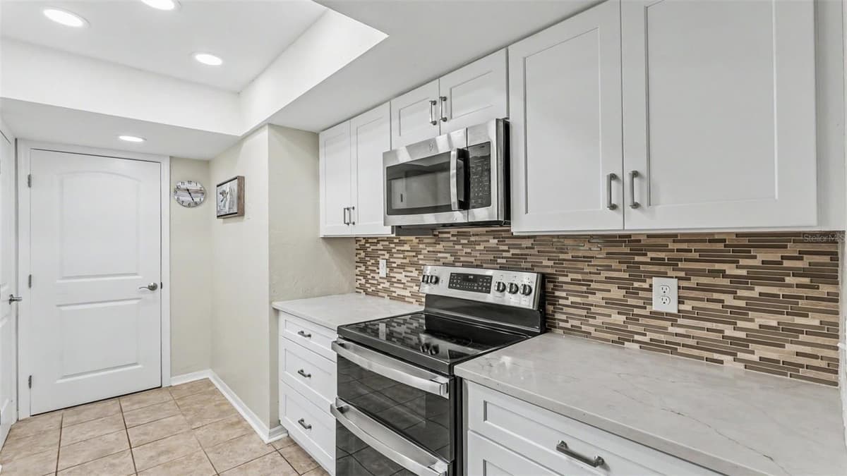 3505 CHRISTINA GROVES CIRCLE — photo 9 of 38
