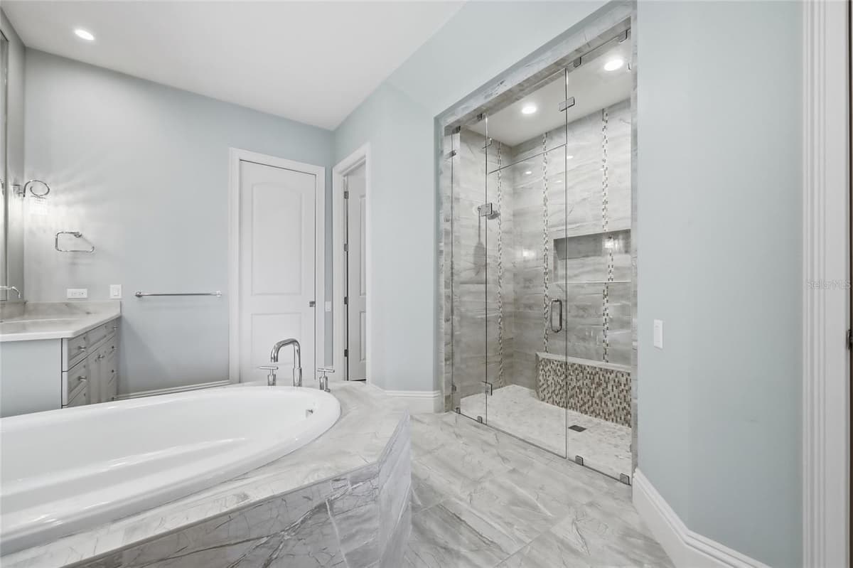 12102 MONTALCINO CIRCLE — photo 36 of 74