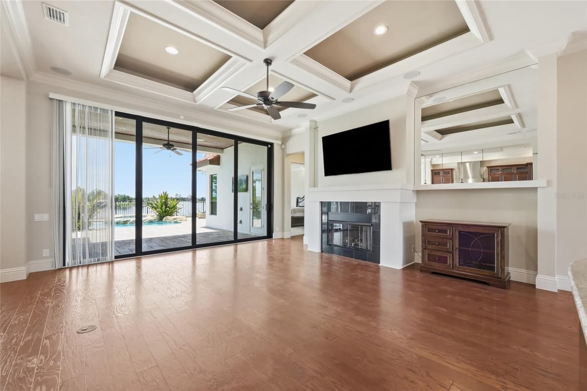 12102 MONTALCINO CIRCLE — photo 16 of 74