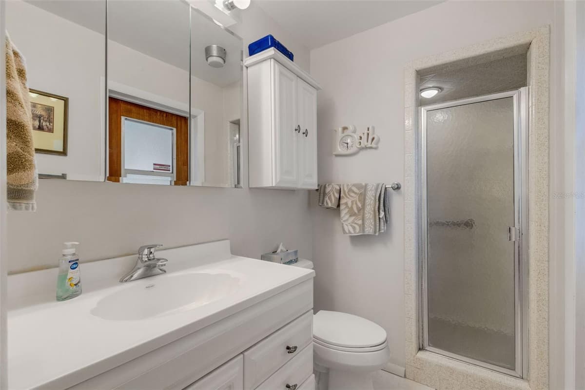 402 ABERDEEN COURT — photo 19 of 35