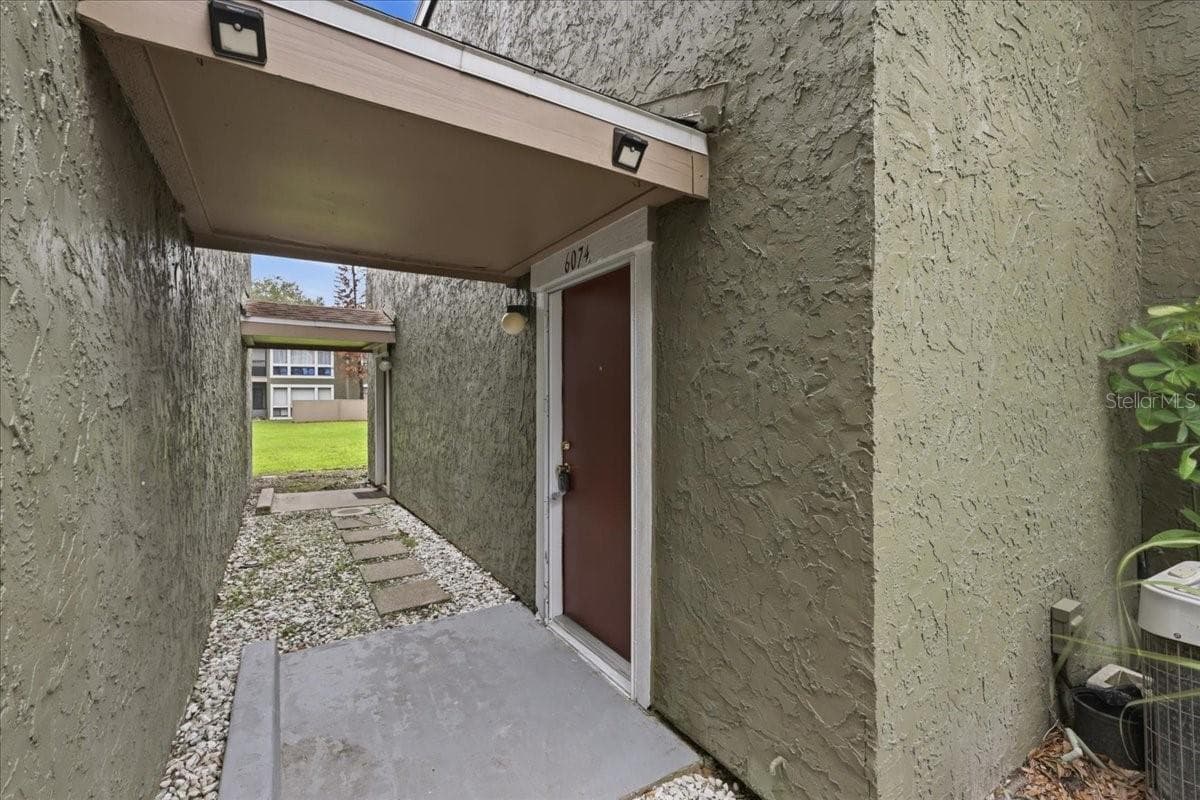 6074 PEREGRINE AVENUE — photo 3 of 27